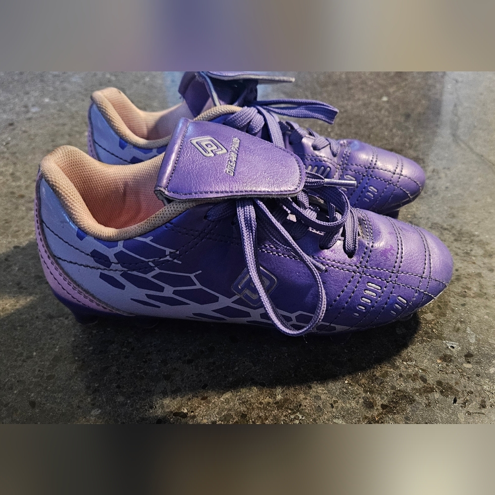 Size 1 girls soccer cleats